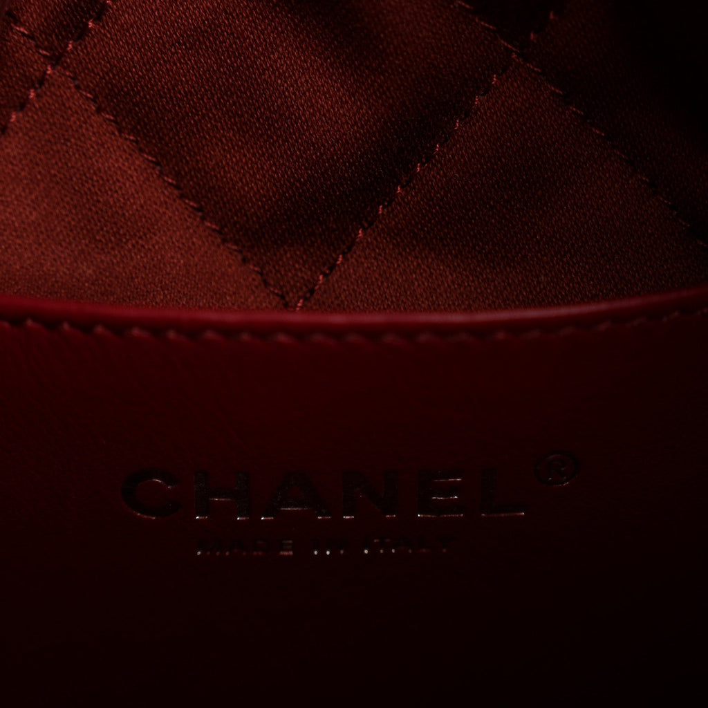 Shiny Calfskin Quilted Mini Chanel 22 Red