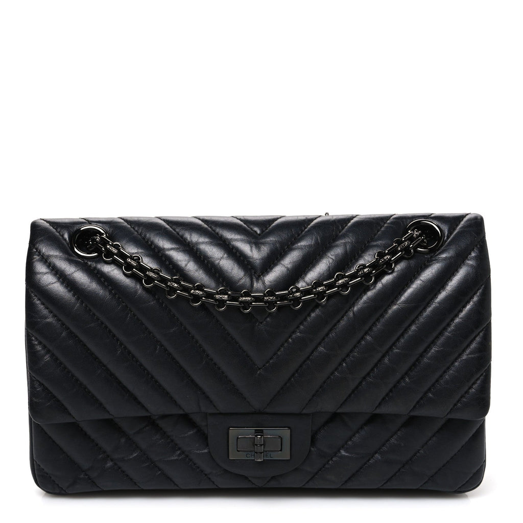 Aged Calfskin Chevron Quilted 2.55 Reissue 225 Flap So Black