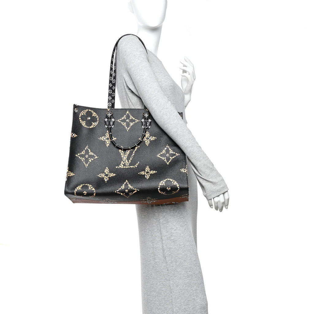 Monogram Giant Jungle Onthego GM Black