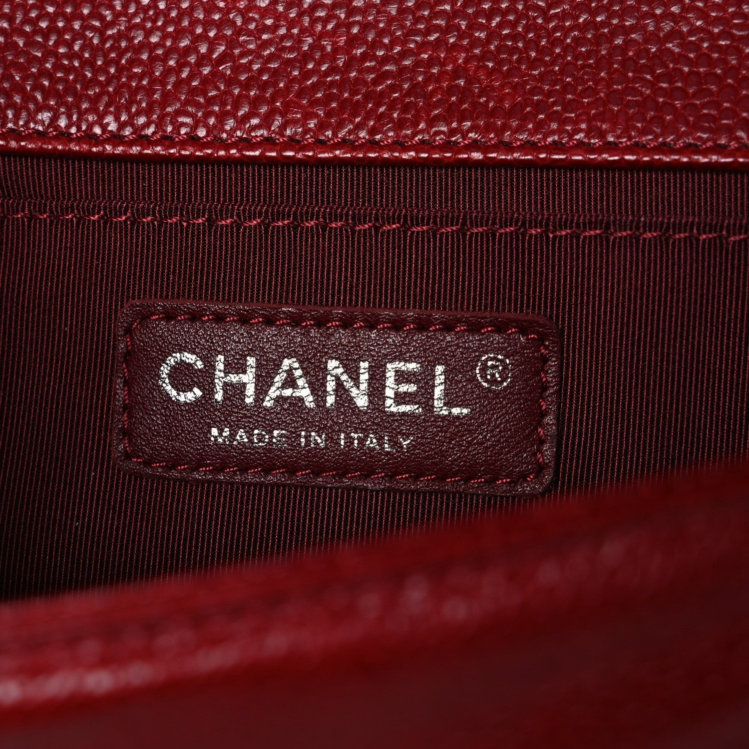 Caviar Quilted Medium Boy Flap Red