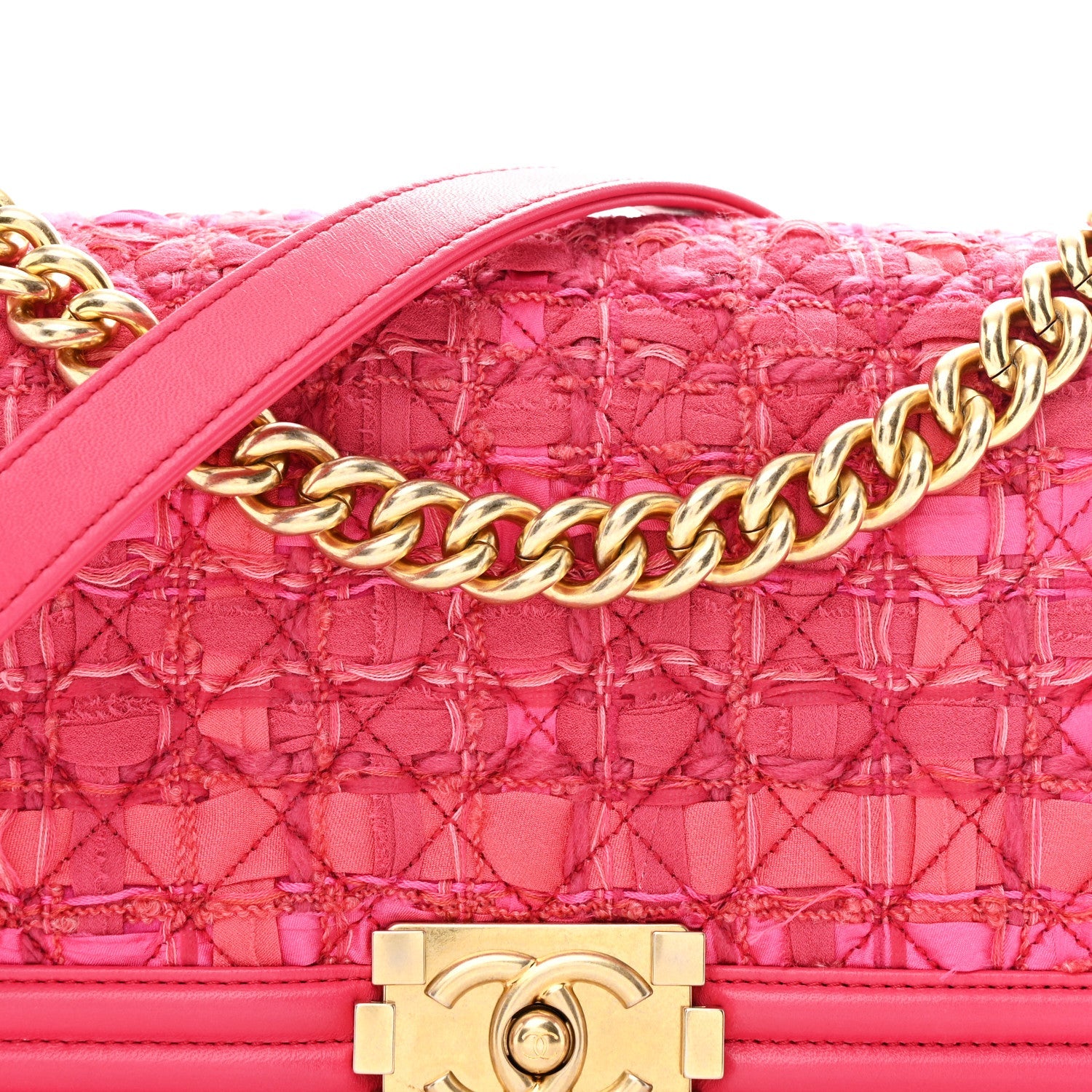 Lambskin Tweed Medium Boy Flap Fuchsia